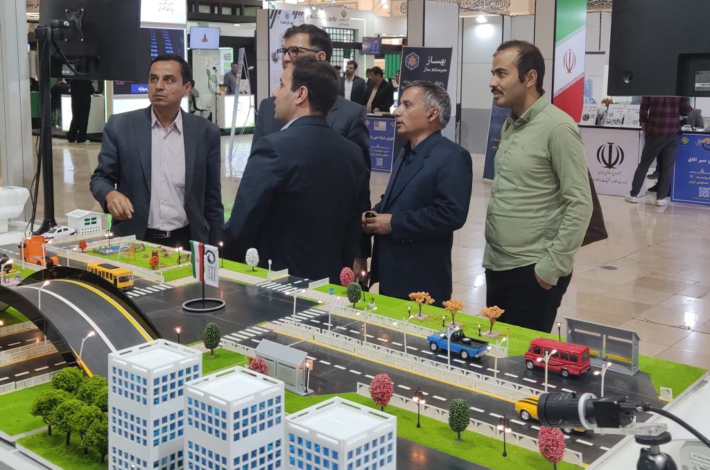 بازدید از نمایشگاه شهر هوشمند